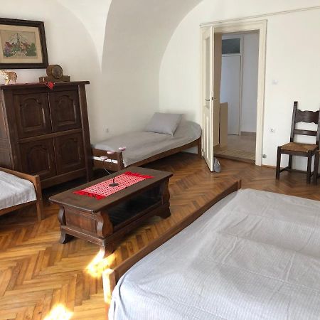 Apartman Becsi Utca Sopron Exterior photo
