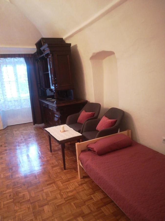 Apartman Becsi Utca Sopron Exterior photo