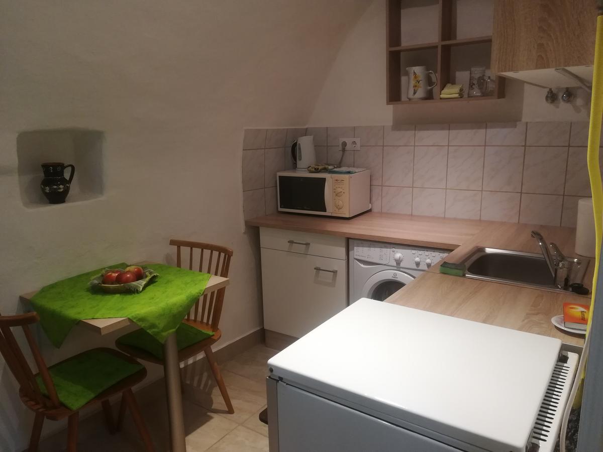Apartman Becsi Utca Sopron Exterior photo